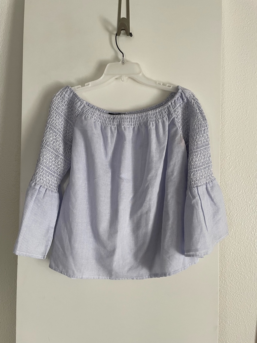 LipSlide Cotton Wide Neck/Off the Shoulder Bell Sleeve Blouse Top nwot Blue